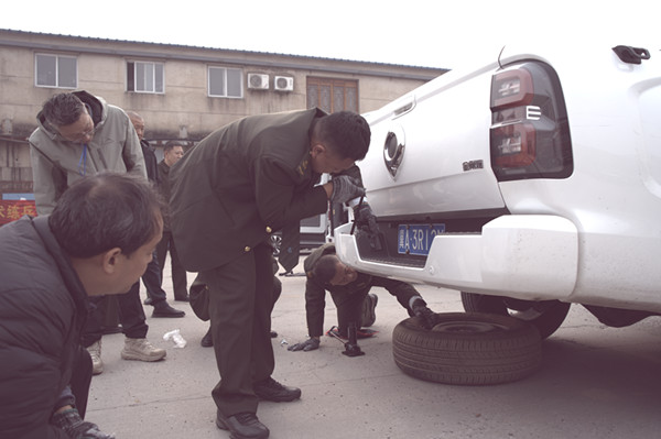 修車.jpg 修車.jpg